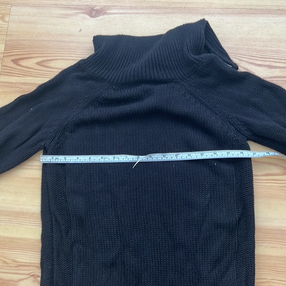 Guess woman’s sweater size M like new - Picture 4 of 5